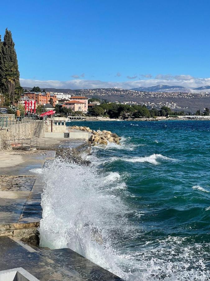 Апартаменты First Row To The Sea Опатия Экстерьер фото